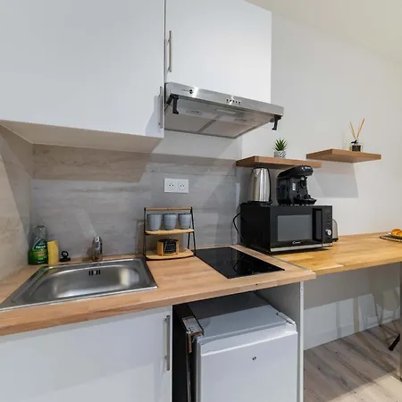 Apartment 16 Modern Near Metro High-speed